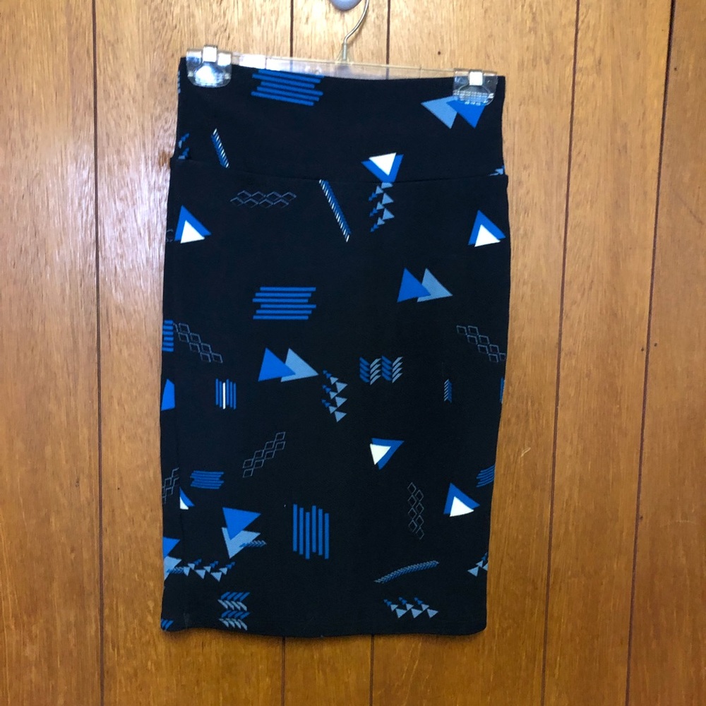 LuLaRoe Cassie pencil Skirt feather geo XS NWOT